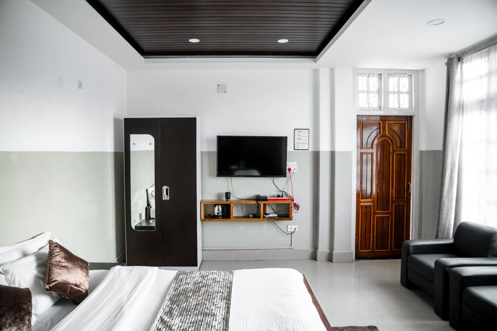 2K Hotel Kohima Exteriör bild