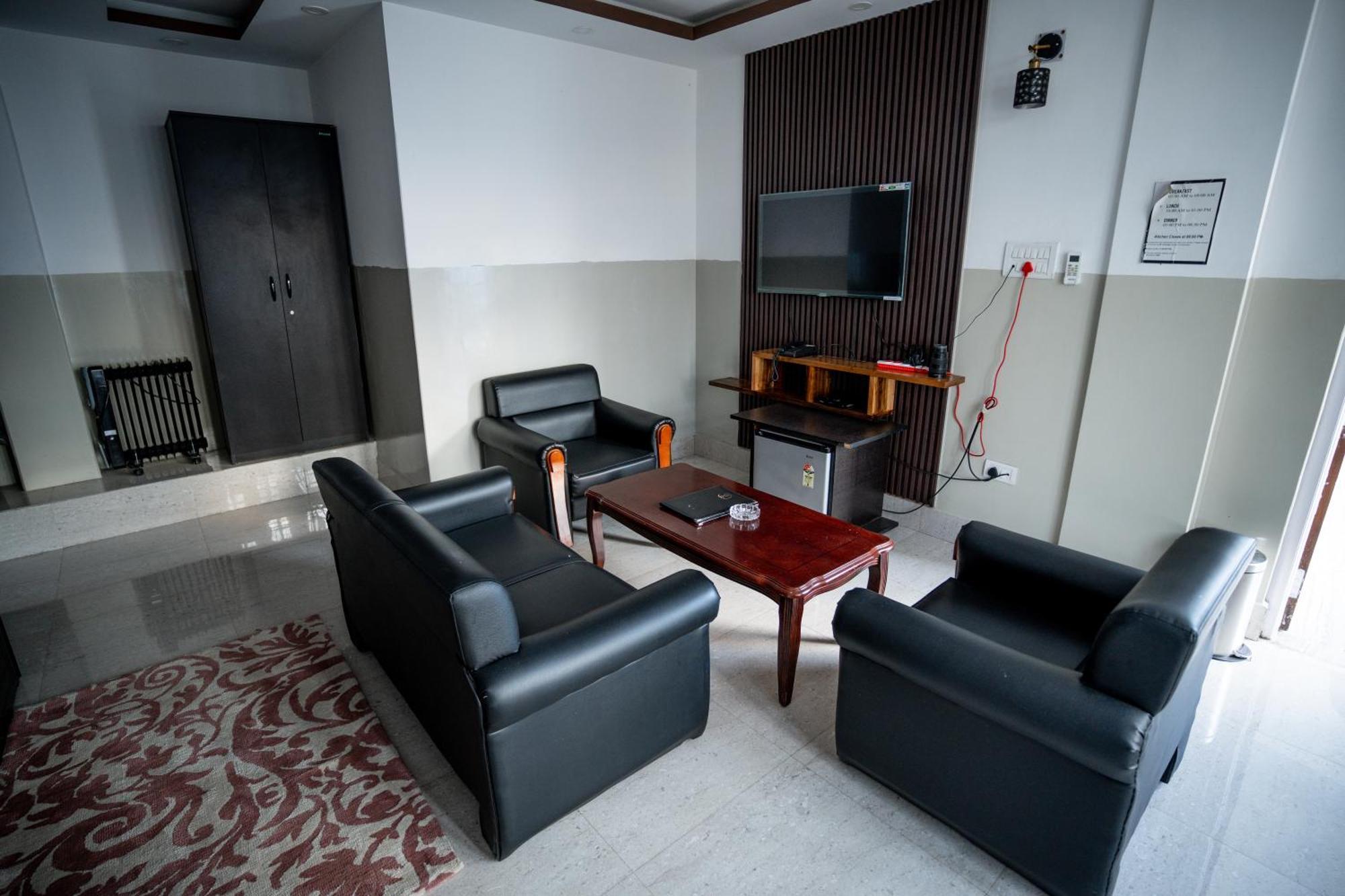 2K Hotel Kohima Exteriör bild