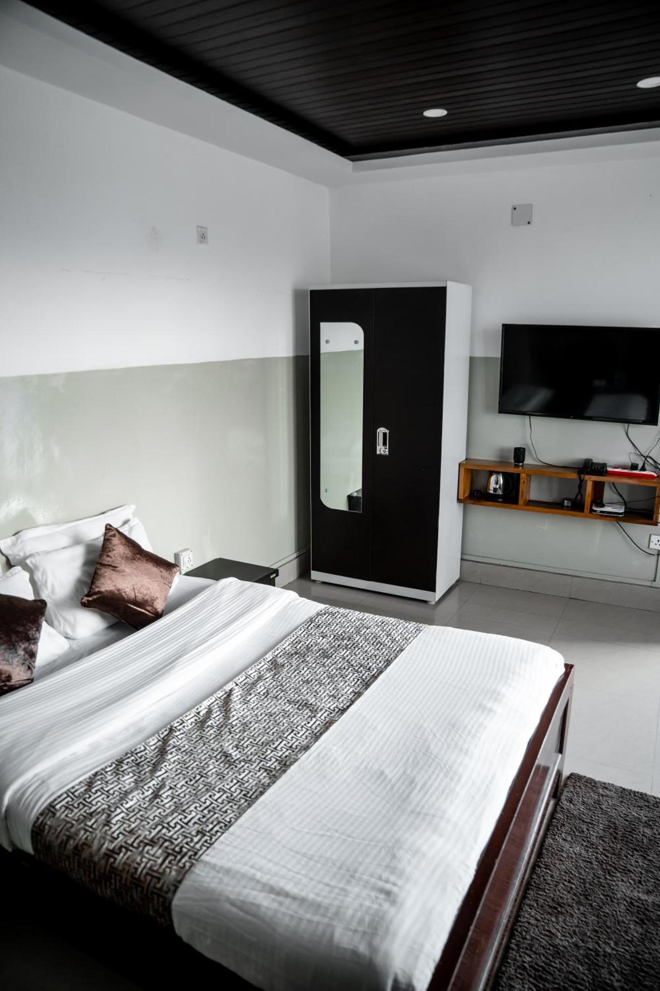 2K Hotel Kohima Exteriör bild