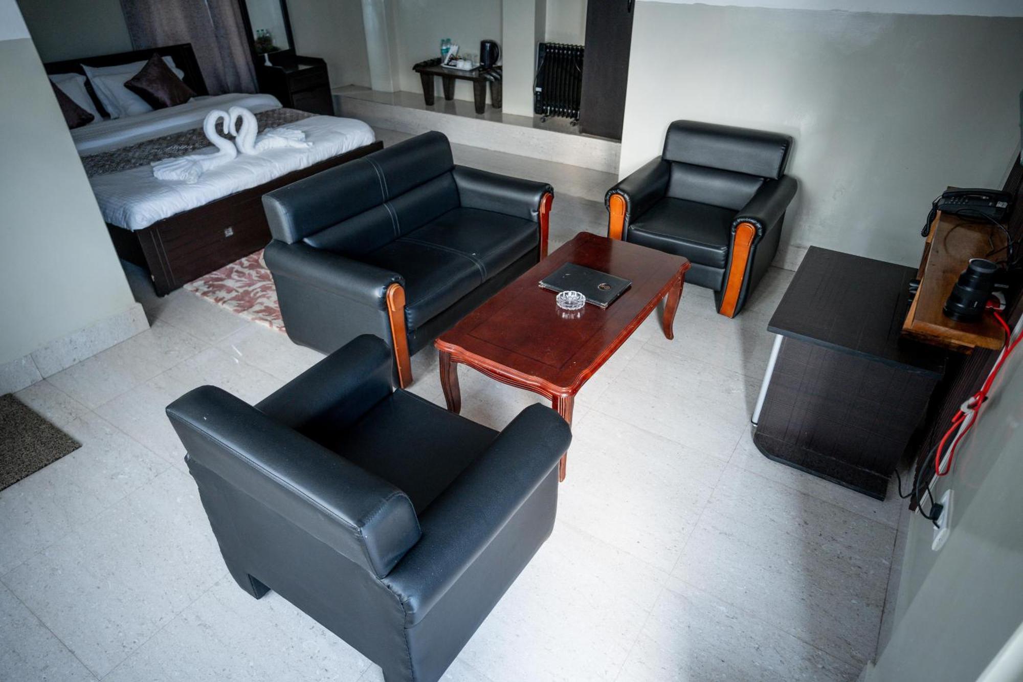 2K Hotel Kohima Exteriör bild